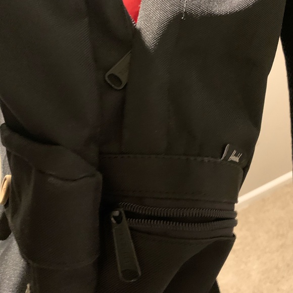 Backpack - Picture 4 of 4